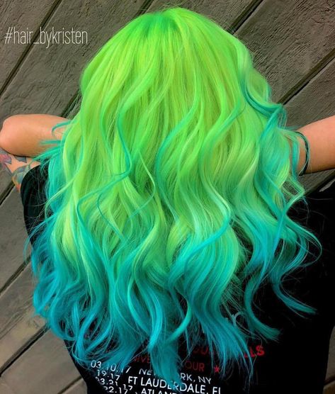 love the neon green Green And Blue Hair, Neon Green Hair, Hair Rainbow, Pulp Riot Hair Color, Cute Hair Colors, Neon Hair, Hair Color Crazy, Pretty Hair Color, Bright Hair