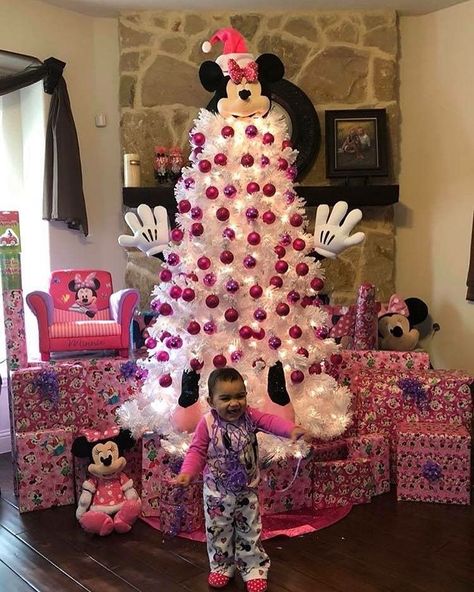 👶🏻👶🏼👶🏽👶🏾👶🏿 on Instagram: “With a raise of hands who’s ready for Christmas 🎄?😍😭 . Follow @CuteKidsGotSwag if viewing!” Natal, Minnie Mouse Christmas Tree, Christmas Tree Disney, Pink Xmas Tree, Barbie Christmas Tree, Disney Christmas Decorations, Disney Christmas Tree, Christmas Trees For Kids, Minnie Mouse Christmas