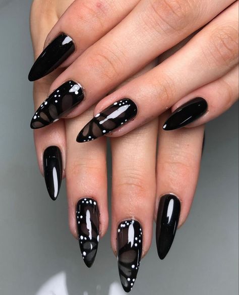 Sophisticated Nail Designs, Black Almond Nails, Ideas Uñas, Black Acrylic Nails, November Nails, Gothic Nails, Spring Nail Designs, Her Nails, Black Nail Designs