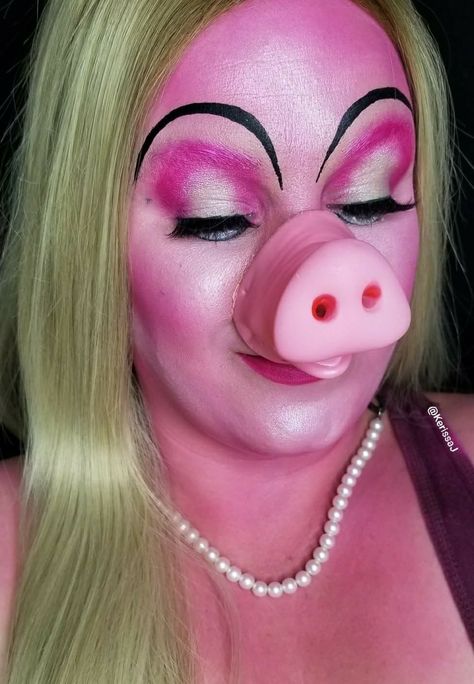 Miss Piggy makeup Face Paint Halloween, Shrek Jr, Paint Halloween, Face Paint Makeup, Miss Piggy, Face Painting Halloween, Monster Girl, Shrek, Face Painting