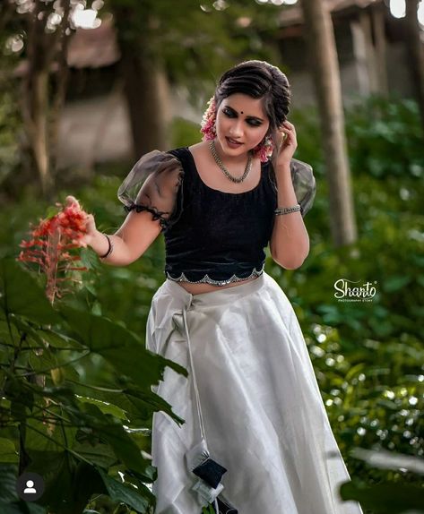 Skirt And Crop Top For Onam, Crop Top And Skirt Kerala Style, Lahanga Design Latest Simple Kerala, Kerala Traditional Skirt And Blouse, Black Pattupavada, Vishu Outfits, Pattu Pavada Blouse Designs, Set Skirt And Top Kerala, Pavada Blouse Kerala