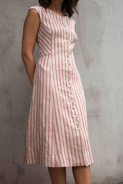 be53ee61104935234b174e62a07e53cfdesc53036446ri Linen Stripes, Simple Frock Design, Frock Designs, Casual Frocks, Simple Frocks, Frock Fashion, Frock Patterns, Simple Kurti Designs, Frock For Women