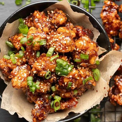 Honey Soy Garlic Chicken, Soy Garlic Sauce, Fried Chicken Sauce, Soy Garlic Chicken, Garlic Sauce For Chicken, Korean Fried Chicken Recipe, Garlic Fried Chicken, Sticky Sauce, Chicken Sauce Recipes