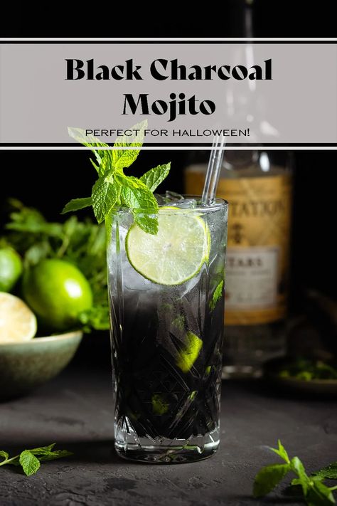 Black And White Drinks Cocktails, Halloween Mojito Recipe, Black Vodka Cocktails, Black Mocktails, Halloween Mojito, Black Drinks Cocktails, Black Mojito, Apple Cider Cocktail, Aesthetic Drinks