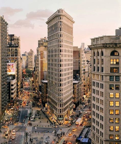 Ancient Buildings Architecture, Flatiron Building Nyc, Youtube Aesthetic, Building Aesthetic, New York City Photos, Architecture Magazine, Flatiron Building, Ancient Buildings, New York Photos