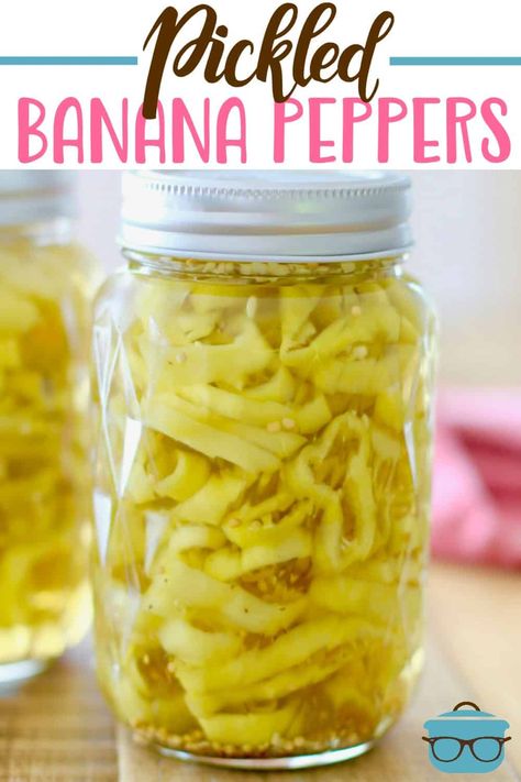 Easy Pickled Banana Peppers, Pickle Banana Peppers Recipe, Canning Banana Peppers, Recipes With Banana Peppers, Sweet Banana Peppers, Pickled Banana Peppers, Home Canning Recipes, Canning Vegetables, Banana Peppers