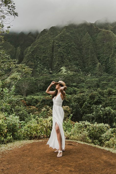 Want to know where to take pictures at the Ho'omaluhia Botanical Garden? You can't take pictures on the famous road anymore so I've found an even better spot in the gardens where no one will disturb you! #hoomaluhiabotanicalgarden #hoomaluhia #oahusightseeing #hawaiigram #bestpicturespotsinhawaii #hawaiiangardens #instahawaii #oahutourism #botanicalgardens #bestgardens #tropicalgardens #tropicaldestinations #whitemaxidress #whitedress #amazonfashion #foldablehat #hawaiianfashion Hawaii Botanical Garden Photoshoot, Hoomaluhia Botanical Gardens Photoshoot, Hoomaluhia Botanical Gardens, Maui Photo Ideas, Hawaii 2023, Hawaii Ideas, Honolulu Vacation, Model Friends, Hawaiian Gardens