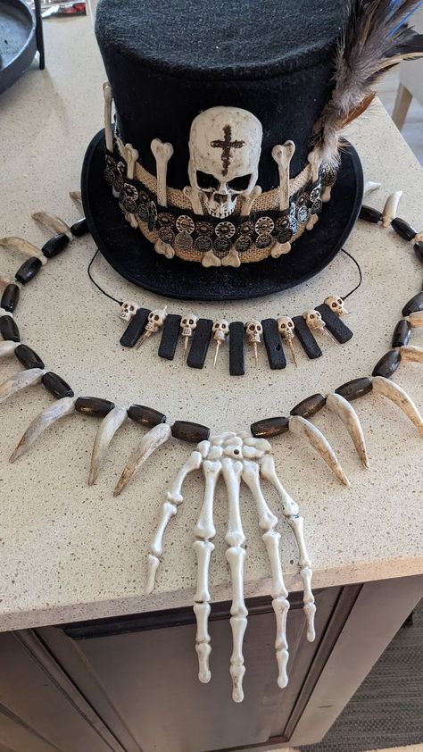 voodoo witch doctor costume Witch Doctor Decorations, Witch Doctor Halloween Decorations, Witch Doctor Aesthetic, Diy Witch Doctor Costume, Voodoo Witch Costume Diy, Diy Voodoo Costume, Voodoo Man Costume, Female Witch Doctor Costume, Emo Pirate