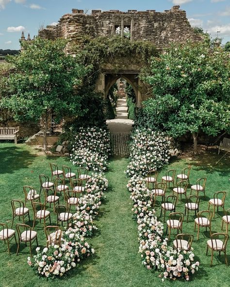 First glimpse of our time in England! An absolute honor to work with @amv_weddings on this stunning editorial at the enchanting Euridge Manor. More to come from this incredible shoot, and I can’t wait to share our wedding film—stay tuned! Venue | Euridge Manor | @euridge_ Workshop Host | AMV Retreats | @amv_retreats Wedding Planning, Styling & Design | AMV Weddings | @amv_weddings Educators | Sophie Kaye @sophiekayephotography | Jeremy Chou @jeremychouphotography | Carlos Hernández @carloshe... Wedding On Cliff, Euridge Manor Wedding, Euridge Manor, Irish Wedding Venues, Manor Wedding, England Wedding, Wedding Film, More To Come, Stay Tuned