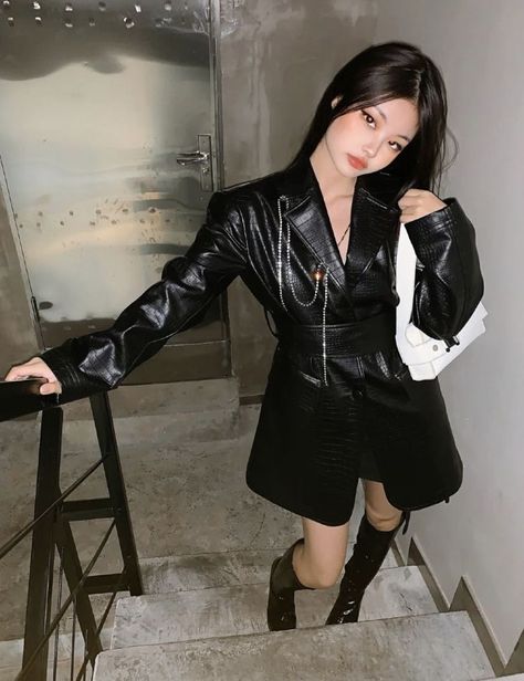 Mode Ulzzang, Fashion Kpop, Look Rock, Looks Black, Looks Chic, Kpop Fashion Outfits, 가을 패션, Fashion Fits, Girls Fashion Clothes