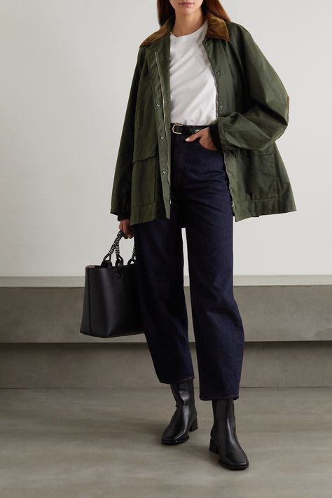 Barbour Jacket Women Outfit, Barbour Jacket Women, Green Jacket Outfit, Dark Green Jacket, Jacket Outfit Women, Waxed Cotton Jacket, Barbour Jacket, 가을 패션, Mode Inspiration