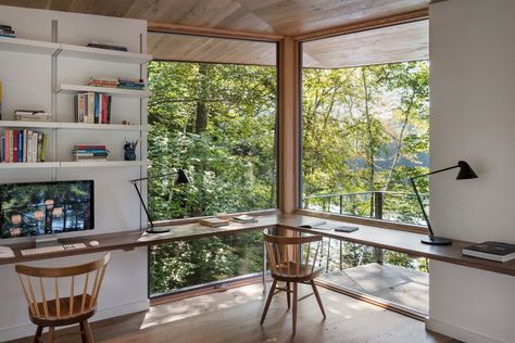 Photo 9 of 25 in 25 Modern Home Office Ideas You Should Put to Work from A Spectacular Lakeside Retreat in New Hampshire - Dwell Homework Table, Mountain Architecture, Study Corner, Light Hardwood Floors, Interior Design Per La Casa, Corner Window, Dream Office, Cad Blocks, Architectural Photography