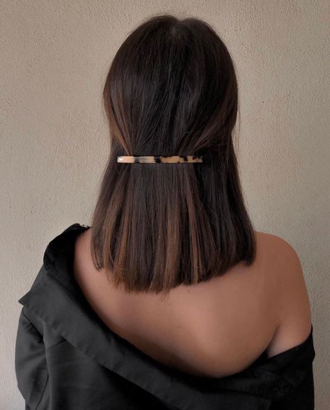 Sleek Short Hair, Peinados Fáciles Para Cabello Corto, Penteado Cabelo Curto, Brown Blonde Hair, James Charles, Contour Makeup, Gold Hair, Grunge Hair, Prom Makeup