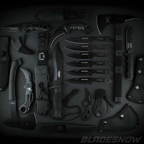 Knife Aesthetic, Pretty Knives, Tactical Gear Loadout, Cool Swords, Cool Knives, Survival Skills, Tactical Gear, Black Aesthetic, Dark Aesthetic