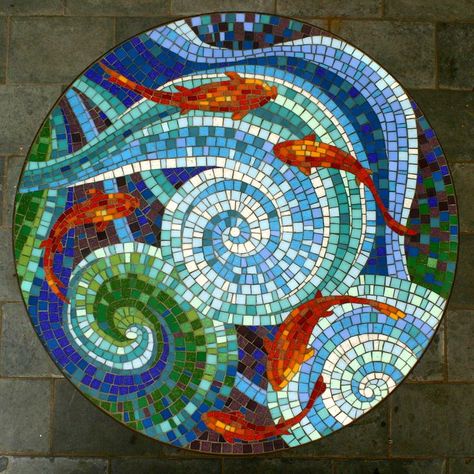 Free Mosaic Patterns, Mosaic Tile Table, Easy Mosaic, Mosaic Furniture, Mosaic Birdbath, Mosaic Art Diy, Tile Table, Mosaic Garden Art, Mosaic Animals