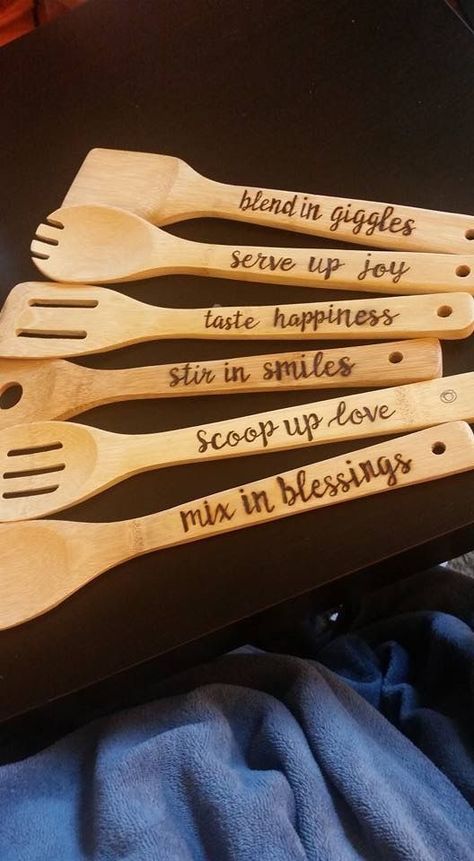 laser cut wood crafts 15- Mothers Day gift Wood Burn Spoons, Hantverk Diy, Laser Cut Wood Crafts, Dremel Projects, Woodburning Projects, Astuces Diy, Wood Burning Crafts, Wood Burning Patterns, Diy Holz