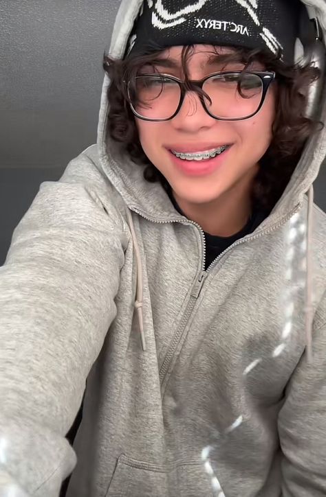 Ethan Garcia Girlfriend, Ethan Garcia Pics, Ethan Tiktok, Cute Hispanic Guys, Ethan Garcia, Mexican Boys, Hispanic Men, Cute Couples Texts, Light Skin Men