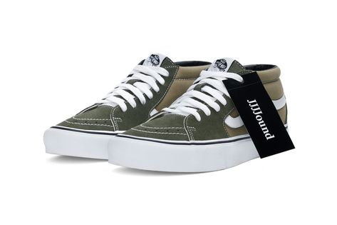 Vans Sk8 Mid, Athletic Models, Vans Style, Green Outfit, Vans High Top Sneaker, Vans Sneakers, Vans Sk8, Green Man, Sneaker Collection