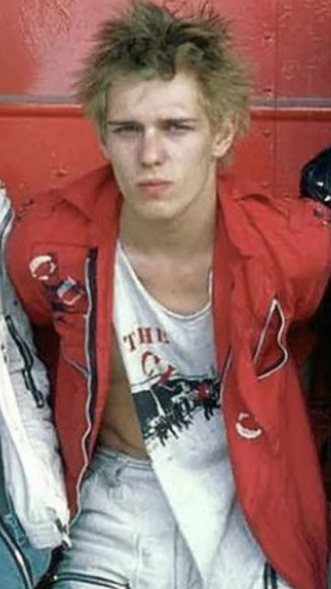 Paul Simonon 70s, Punk 70s Fashion, Paul Cook, Punks 70s, Blond Man, Paul Simonon, Transition Goals, Sid And Nancy, 70s Punk