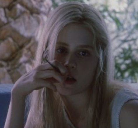 Alison Lohman, White Oleander, Miss My Ex, Tv Icon, Blonde Women, Lily Collins, Film Stills, Blonde Girl, Movies Showing