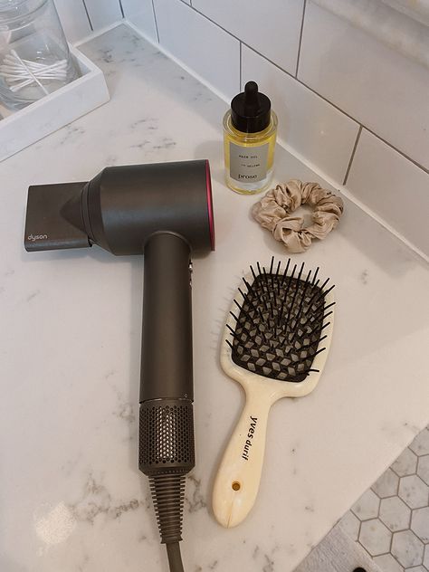 Yves Durif Brush, Dyson Hair Dryer Aesthetic, Dyson Hairdryer Storage, Best Hairdryers, Hair Products Aesthetic, Dyson Hairdryer, Dyson Supersonic Hairdryer, Elemis Cleansing Balm, Brooklyn Blonde