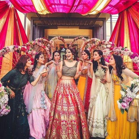 bridesmaid poses at a mehndi Future Aspirations, भारतीय दुल्हन संबंधी, Haldi Photoshoot, Marriage Poses, Mehendi Photography, शादी की तस्वीरें, Bridesmaid Poses, Indian Bride Poses, Indian Bride Photography Poses