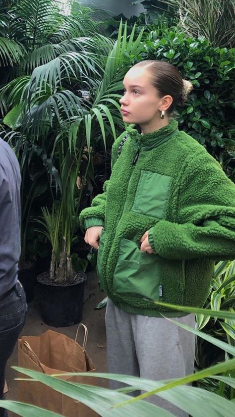 Winter Green Outfits, Green Outfit Aesthetic Winter, Green Fleece Jacket Outfit, Green Gray Outfit, Green Sherpa Jacket Outfit, Green Fleece Outfit, Green Clothing Aesthetic, Green Teddy Coat Outfit, Hoodie Vest Outfit