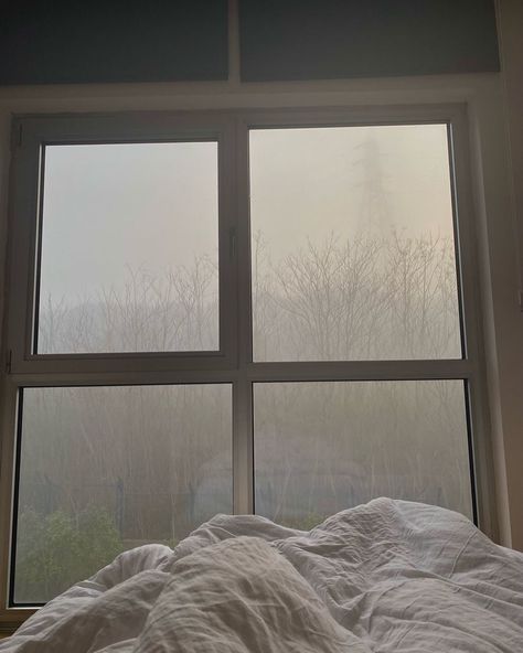 cozy days at home 🍂🎀☕️🪵🕯️🤍 (cozy at home, homebody, gloomy weather) #cozyathome #cozyhome #cozyvibes #aesthetic #lifestyle Foggy Glass Aesthetic, Frosty Morning Aesthetic, Romantising Winter, Morning Fog Aesthetic, Foggy Morning Aesthetic, Fog Core, Foggy Window, Fog Aesthetic, Morning School