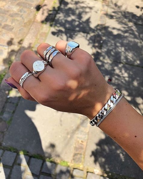 Silver Rings Aesthetic, Rings Aesthetic, Aesthetic Rings, Dope Jewelry, Jewelry Lookbook, Jewelry Inspo, Pretty Jewellery, Piercing Jewelry, Bling Bling