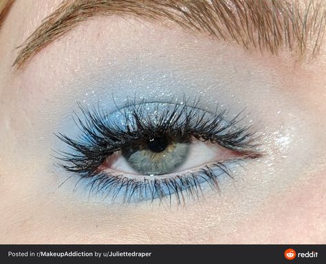 Blue Frosty Eyeshadow, 2000 Blue Eyeshadow, Icy 2000s Makeup, 2000s Blue Makeup, Light Blue Makeup Aesthetic, Frosty Blue Makeup, Blue Frosty Makeup, Light Blue Eye Makeup Looks, Simple Light Blue Makeup