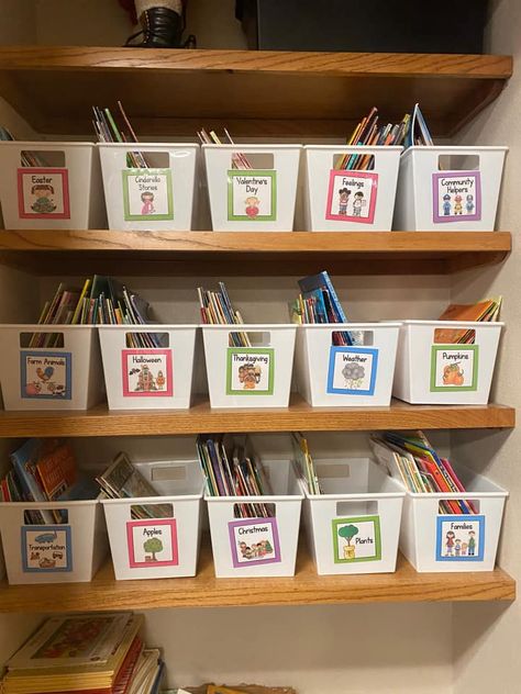 Leveled Books Organization, Kindergarten Library Labels, Organizing Books In Classroom, Teacher Library Organization, Book Bin Storage Classroom, Book Baskets For Classroom, Book Bin Organization Ideas, Preschool Book Organization, Picture Book Library Organization