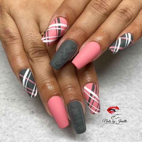 Gel x Valentine Sweater Nails Designs, Pink White And Grey Nails, Plaid Acrylic Nail Designs, Simple Pattern Nails, Grey And Pink Nail Designs, Quilted Nails Designs, Grey Plaid Nails, Matte Gel Nails Short, Fabulous Nails Classy