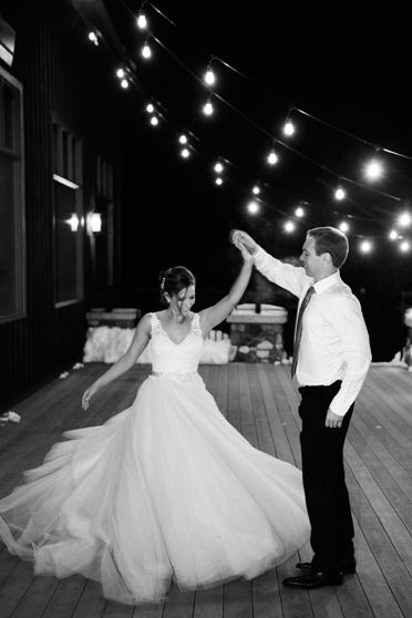 First Dance Picture, Wedding Twirl Photo, First Dance Photography, Wedding First Dance Photos, Wedding Dancing Photos, Love Me Like You Do, Last Dance Wedding, Wedding Dance Photos, First Dance Photos