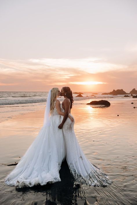 Lesbian Wedding Pictures, Lesbian Beach Wedding, Two Brides Wedding, Wedding Two Brides, Wedding Pictures Beach, Engagement Photo Shoot Beach, Lesbian Wedding Photography, Barbados Wedding, Couple Beach Pictures