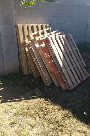 Chicken Coop Made of Pallets : 5 Steps - Instructables Wood Chicken Coop, Pallet Coop, Chicken Coop Designs Diy, Urban Chicken Coop, Chicken Coop Plans Free, Urban Chicken, Cheap Chicken Coops, Chicken Coop Pallets, Wood Chicken