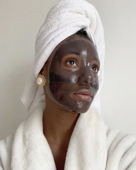 camrihewie on ig Spa Masks, Spa Girl, Face Mask Aesthetic, Mask Aesthetic, Pampering Routine, Face Sheet Mask, Beauty Care Routine, Vogue Beauty, Healthy Lifestyle Inspiration