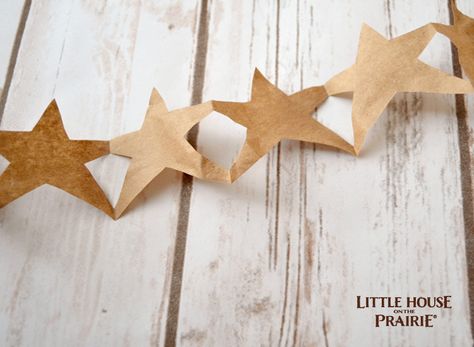 Make your very own paper stars like Mary and Laura did in "On the Banks of Plum Creek". #LittleHouseMoment Diy Paper Hearts, Pioneer Christmas, Homemade Paper, Sisters Best Friends, Hearts And Stars, Star Banner, Little House On The Prairie, Kraft Paper Wrapping, Paper Chains