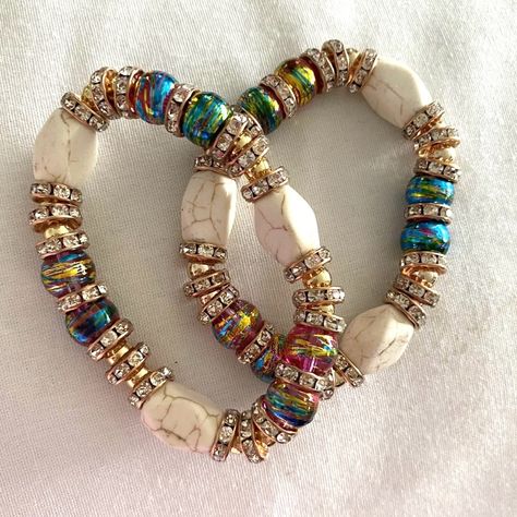 This Is A Set Of 2 White Crackle And Iridescent Beads Bracelets Rhinestones Gold Stretch Please Contact Me With Any Questions Crystal Bracelet Ideas, Stretch Bracelets Ideas, Baby Storytime, Stretch Beaded Bracelets Diy, African Beaded Bracelets, Unique Beaded Bracelet, Colorful Bead Bracelets, Semi Precious Stone Bracelet, Sparkly Bracelets