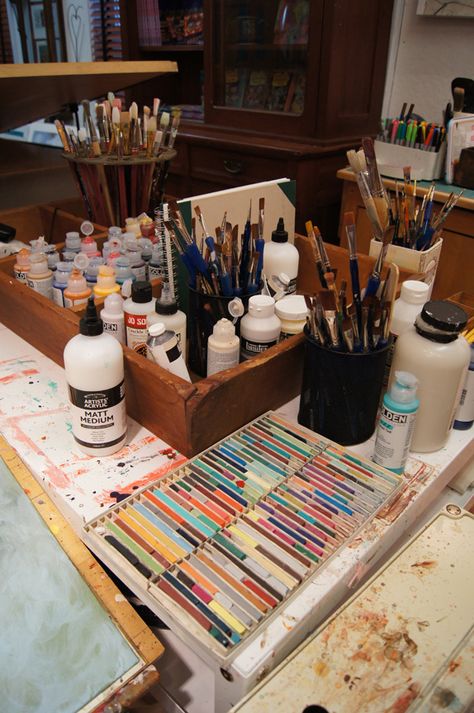 Artist Tools Art Supplies, Art Themed Bedroom, Gandalf Costume, Art Studio Aesthetic, Home Art Studios, Art Studio Space, Art Studio Room, Studio Spaces, Art Studio Organization