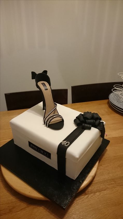 Jimmy Choo modelling fondant shoe and shoe box cake Shoe Birthday Cake, Shoe Box Cake, High Heel Cakes, Shoes Cake, Chanel Cake, Handbag Cakes, Shoe Cakes, Gift Box Cakes, Fashion Cake