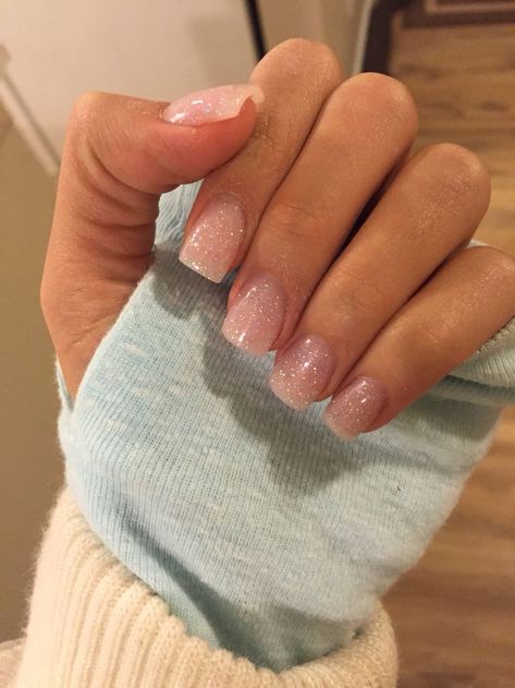 Cute Short Acrylic Nails Sparkle, Natural Dip Nail Ideas, Nails For A Light Pink Dress, Short Dip Acrylic Nails, Birthday Nails Short Sparkly, Simple Bachelorette Nails, Glitter Ombre Gel Nails Short, Neutral Pink Sparkly Nails, Dip Nail Ideas Sparkle