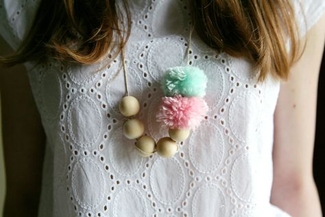 Pompom Necklace Pompom Necklace, In Rainbows, Pom Pom Necklace, Diy Pom Pom, How To Make A Pom Pom, Diy Jewlery, Easy Diy Jewelry, Make Your Own Jewelry, Eco Friendly Jewelry