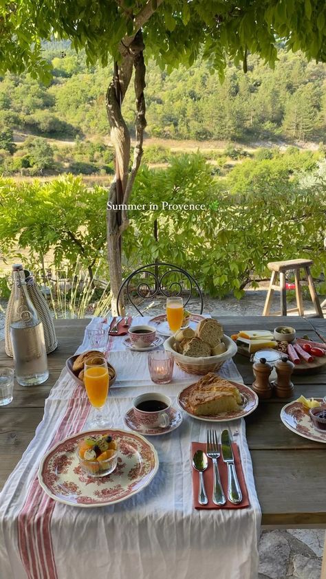 🌿 take me back✨ 🎥 by @french_exterior 📍at @lesoliviersdutaulisson #provence #provencefrance #provencestyle #cottagecore… | Instagram French Provence Interior, Provance Kitchens, Provence Style Interior, Provence Interior, Provence Kitchen, Mobility Devices, French Picnic, Country Picnic, Bar Fridge