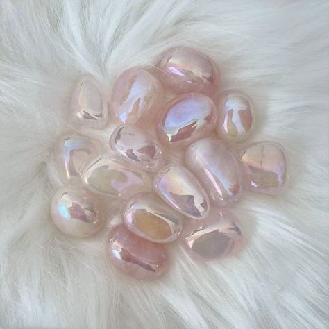 Angel Aura Rose Quartz, Angel Quartz, Rose Aura Quartz, Aura Rose Quartz, No Ordinary Girl, Crystal Vibes, Raise Your Vibration, Crystal Aesthetic, Mermaid Aesthetic