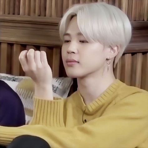 Jimin Funny Face, Bts Meme Faces, Jimin Pictures, Jimin Funny, Bts Memes Hilarious, Kid Memes, Memes Kpop, Bts Funny Moments, Bts Jimin Funny