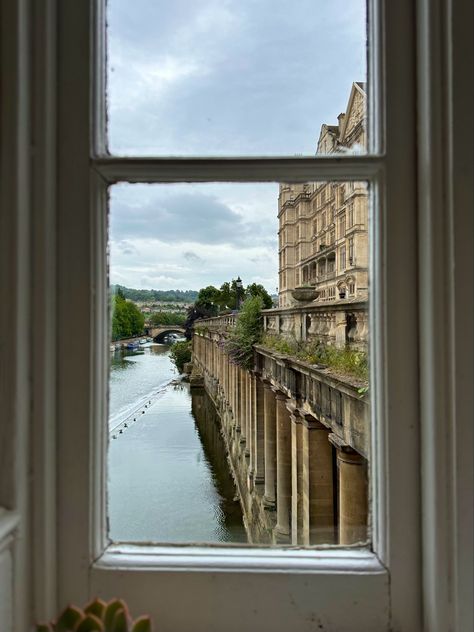 Bath Aesthetic England, Aesthetic England, Fictional City, November Aesthetic, Bath Aesthetic, Life In The Uk, Bath Uk, Bath England, Southern Gothic