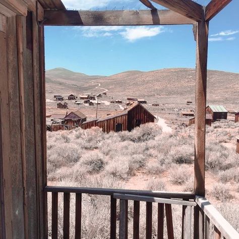 Western Town Aesthetic, Western Apocalypse, Ghost Town Aesthetic, Western Ghost Town, Dark Western, Cowboy Town, Old Western Towns, Western Gothic, Old Western