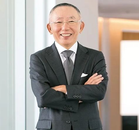 Tadashi Yanai, Popular Clothing Brands, Richest In The World, Yamaguchi, Rich Man, Uniqlo, Clothing Brand, Suit Jacket, The City