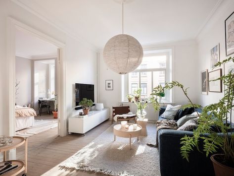 Swedish Living Room Scandinavian Style, Swedish Living Room, Living Room Scandinavian Style, Small Home Library, Scandi Farmhouse, Cozy Minimalism, Swedish Homes, Norwegian House, Amsterdam Apartment