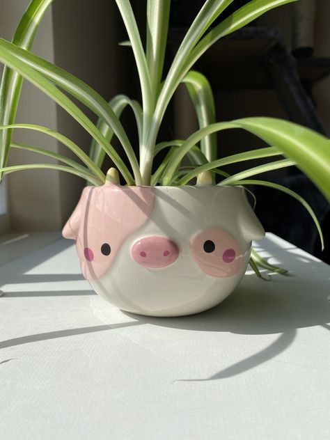 Pottery Plant Pots, Cow Cute, Clay Plant Pots, Diy Pottery Painting, Polymer Clay Kawaii, Tanah Liat, Cerámica Ideas, Clay Diy Projects, Clay Crafts Air Dry